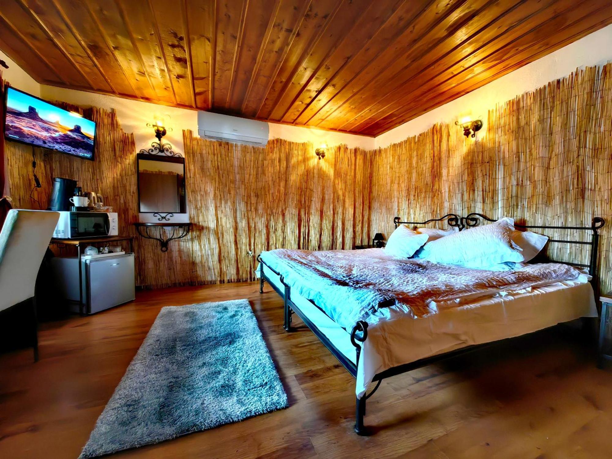 Complex Arbanashki Style-Panoramic View With Summer And Winter Terrace, Jacuzzi, Sauna, Children'S And Adult Area With Cinema Summer Arbanasi Exterior photo