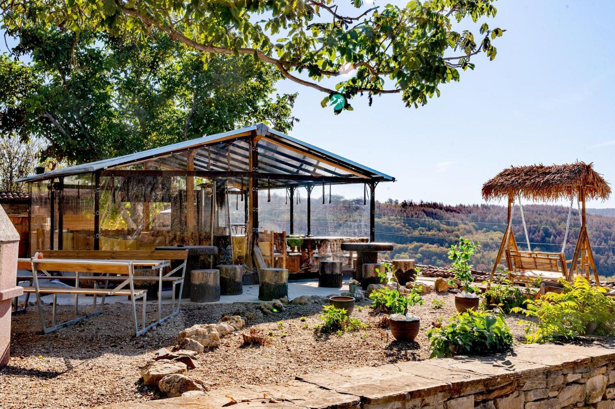Complex Arbanashki Style-Panoramic View With Summer And Winter Terrace, Jacuzzi, Sauna, Children'S And Adult Area With Cinema Summer Arbanasi Exterior photo