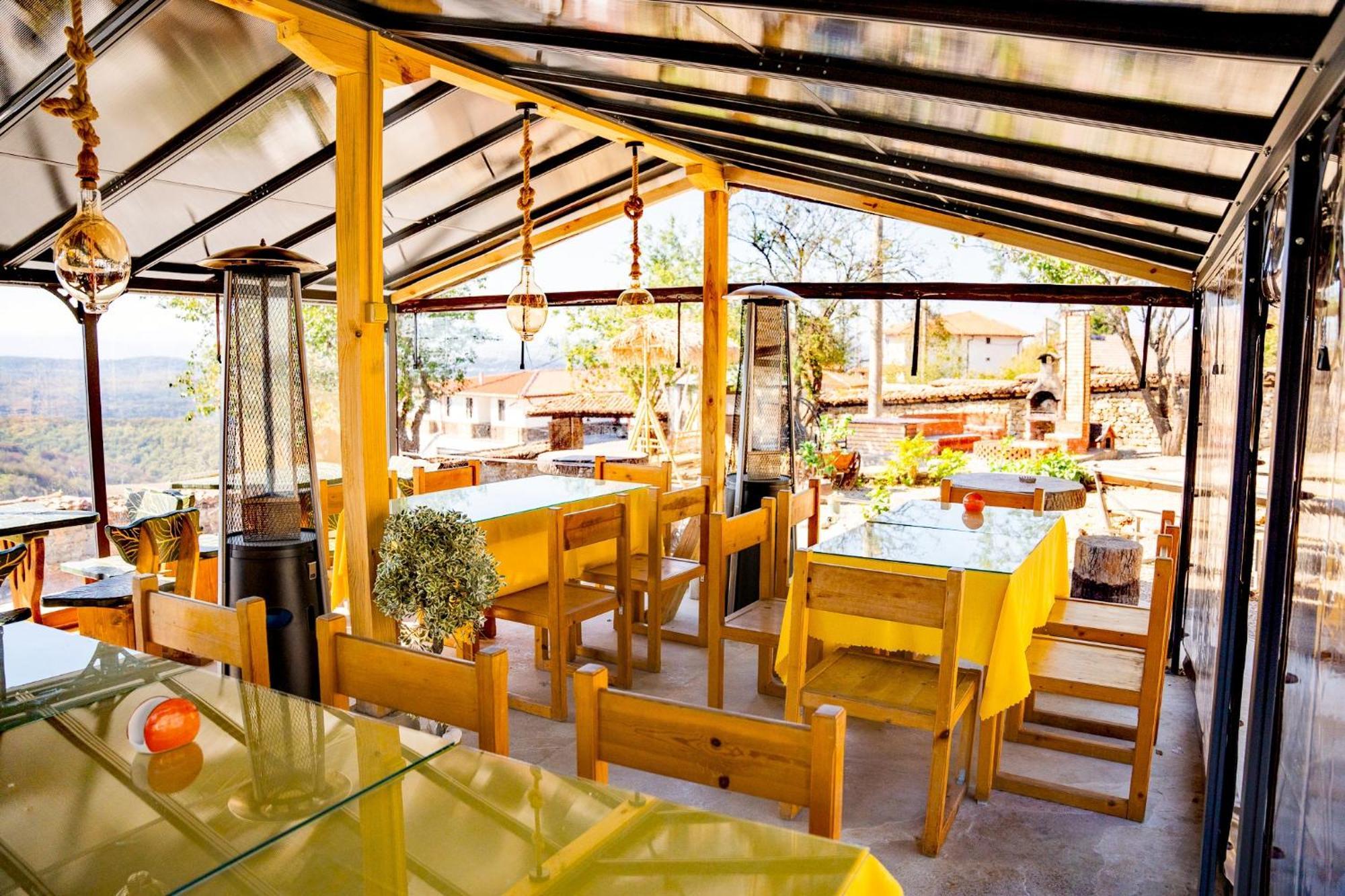 Complex Arbanashki Style-Panoramic View With Summer And Winter Terrace, Jacuzzi, Sauna, Children'S And Adult Area With Cinema Summer Arbanasi Exterior photo