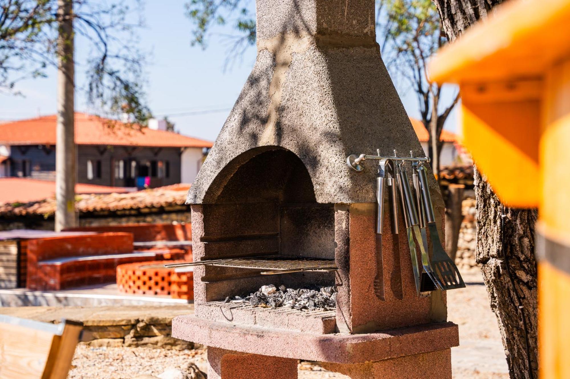 Complex Arbanashki Style-Panoramic View With Summer And Winter Terrace, Jacuzzi, Sauna, Children'S And Adult Area With Cinema Summer Arbanasi Exterior photo